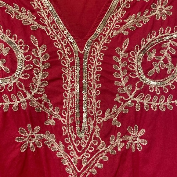 Chicos Blouse Womens Size 0 Hot Pink Embroidered Floral Tunic V-Neck 3/4 Sleeves - Picture 3 of 8